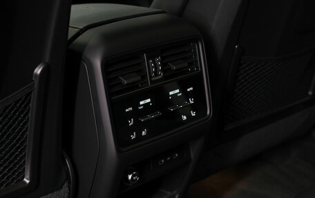 Porsche Cayenne III, 2025 год, 28 216 000 рублей, 34 фотография