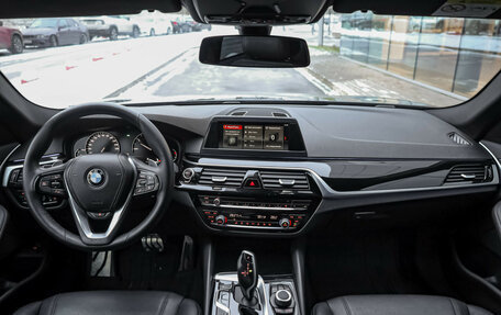 BMW 5 серия, 2019 год, 2 890 000 рублей, 11 фотография