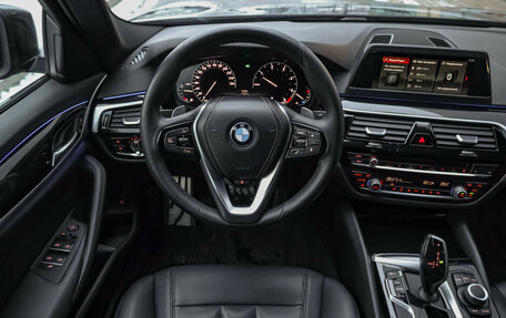 BMW 5 серия, 2019 год, 2 890 000 рублей, 12 фотография