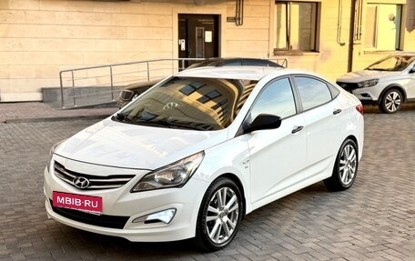 Hyundai Solaris II рестайлинг, 2015 год, 980 000 рублей, 1 фотография