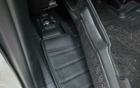 Toyota Land Cruiser Prado 150 рестайлинг 2, 2018 год, 5 800 000 рублей, 14 фотография