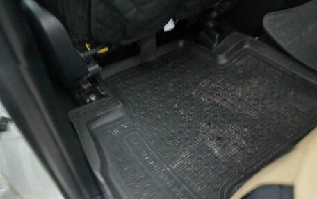 Toyota Land Cruiser Prado 150 рестайлинг 2, 2018 год, 5 800 000 рублей, 13 фотография