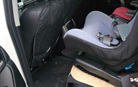 Toyota Land Cruiser Prado 150 рестайлинг 2, 2018 год, 5 800 000 рублей, 16 фотография