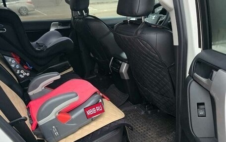 Toyota Land Cruiser Prado 150 рестайлинг 2, 2018 год, 5 800 000 рублей, 17 фотография