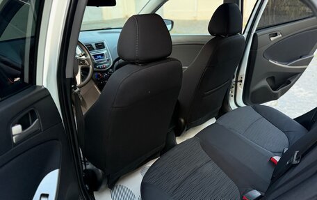 Hyundai Solaris II рестайлинг, 2015 год, 980 000 рублей, 16 фотография