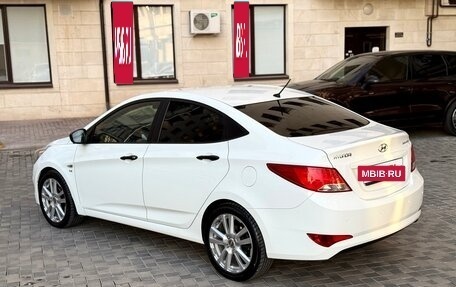 Hyundai Solaris II рестайлинг, 2015 год, 980 000 рублей, 3 фотография