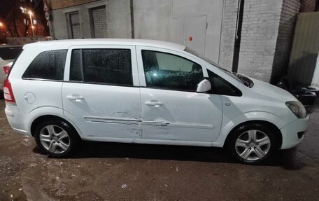 Opel Zafira B, 2011 год, 525 000 рублей, 10 фотография