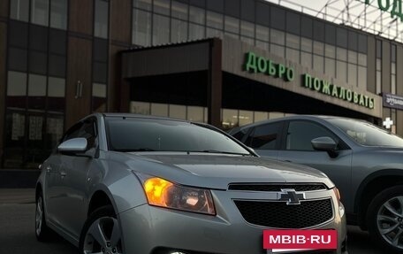 Chevrolet Cruze II, 2011 год, 499 990 рублей, 3 фотография