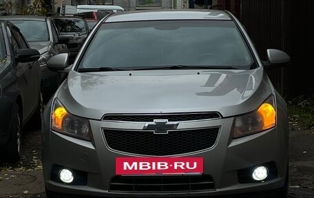 Chevrolet Cruze II, 2011 год, 499 990 рублей, 2 фотография