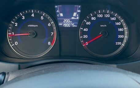 Hyundai Solaris II рестайлинг, 2011 год, 595 000 рублей, 11 фотография