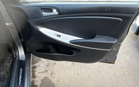 Hyundai Solaris II рестайлинг, 2011 год, 595 000 рублей, 17 фотография