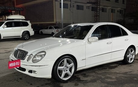 Mercedes-Benz E-Класс, 2004 год, 1 100 000 рублей, 3 фотография