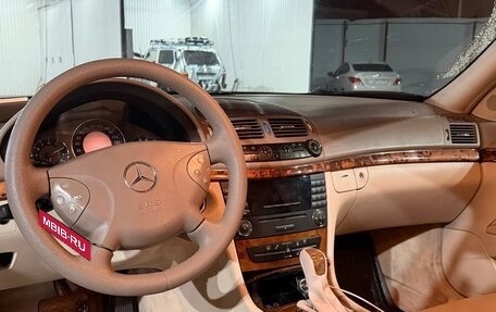 Mercedes-Benz E-Класс, 2004 год, 1 100 000 рублей, 4 фотография