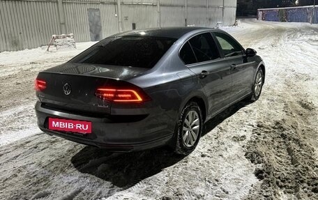 Volkswagen Passat B8 рестайлинг, 2015 год, 1 350 000 рублей, 16 фотография