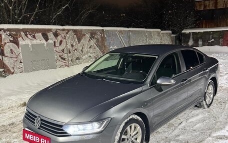 Volkswagen Passat B8 рестайлинг, 2015 год, 1 350 000 рублей, 20 фотография
