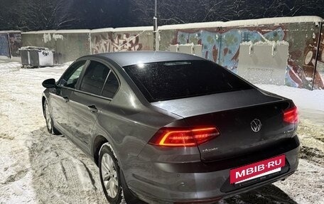 Volkswagen Passat B8 рестайлинг, 2015 год, 1 350 000 рублей, 15 фотография