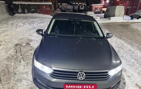 Volkswagen Passat B8 рестайлинг, 2015 год, 1 350 000 рублей, 18 фотография
