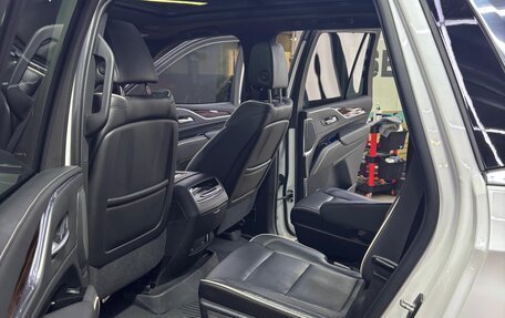 Cadillac Escalade V, 2021 год, 14 000 000 рублей, 11 фотография