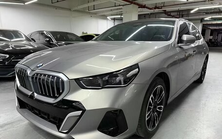 BMW 5 серия, 2024 год, 6 580 000 рублей, 3 фотография