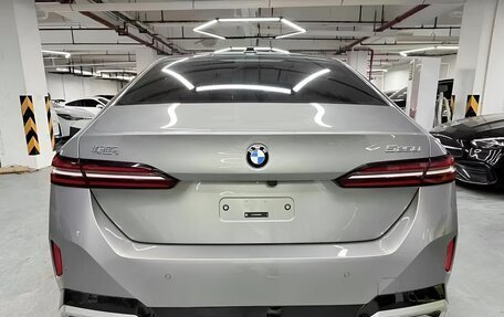 BMW 5 серия, 2024 год, 6 580 000 рублей, 4 фотография