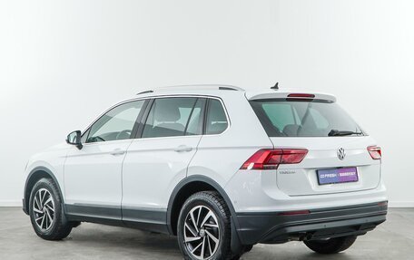 Volkswagen Tiguan II, 2018 год, 2 805 444 рублей, 2 фотография