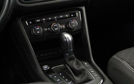 Volkswagen Tiguan II, 2018 год, 2 805 444 рублей, 14 фотография