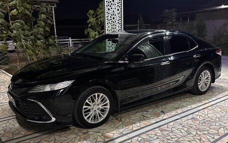 Toyota Camry, 2020 год, 1 890 000 рублей, 7 фотография