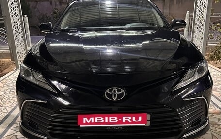 Toyota Camry, 2020 год, 1 890 000 рублей, 6 фотография