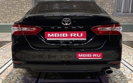 Toyota Camry, 2020 год, 1 890 000 рублей, 5 фотография