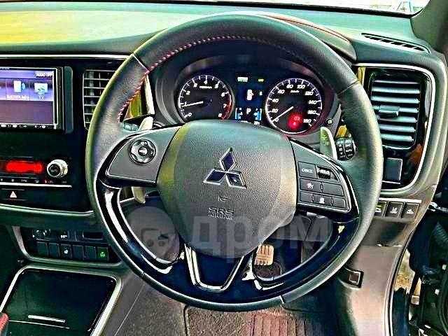 Mitsubishi Outlander III рестайлинг 3, 2022 год, 1 700 000 рублей, 6 фотография