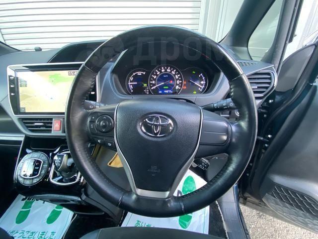 Toyota Noah III, 2021 год, 1 800 000 рублей, 2 фотография
