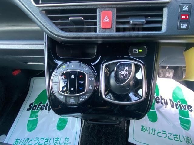 Toyota Noah III, 2021 год, 1 800 000 рублей, 8 фотография