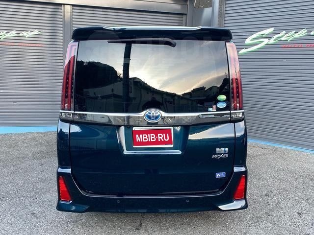 Toyota Noah III, 2021 год, 1 800 000 рублей, 10 фотография