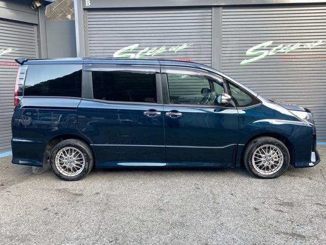 Toyota Noah III, 2021 год, 1 800 000 рублей, 17 фотография