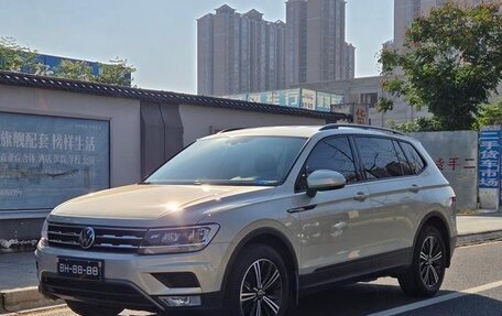 Volkswagen Tiguan II, 2021 год, 2 468 248 рублей, 3 фотография