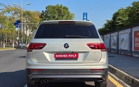 Volkswagen Tiguan II, 2021 год, 2 468 248 рублей, 6 фотография