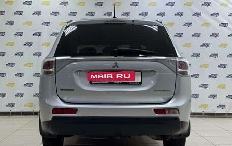 Mitsubishi Outlander III рестайлинг 3, 2013 год, 1 610 000 рублей, 6 фотография