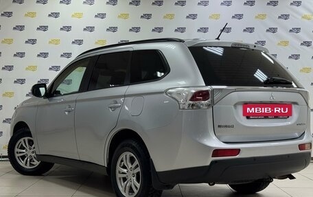Mitsubishi Outlander III рестайлинг 3, 2013 год, 1 610 000 рублей, 7 фотография