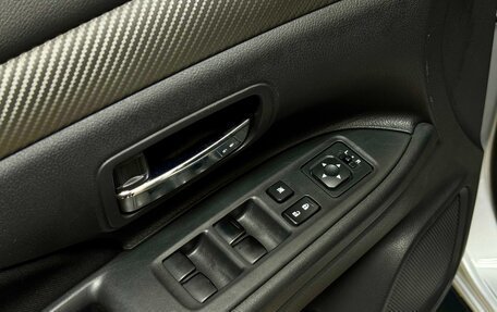 Mitsubishi Outlander III рестайлинг 3, 2013 год, 1 610 000 рублей, 16 фотография