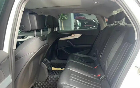 Audi A4, 2021 год, 2 700 000 рублей, 10 фотография