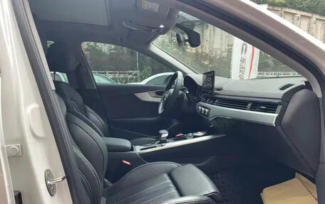 Audi A4, 2021 год, 2 700 000 рублей, 13 фотография