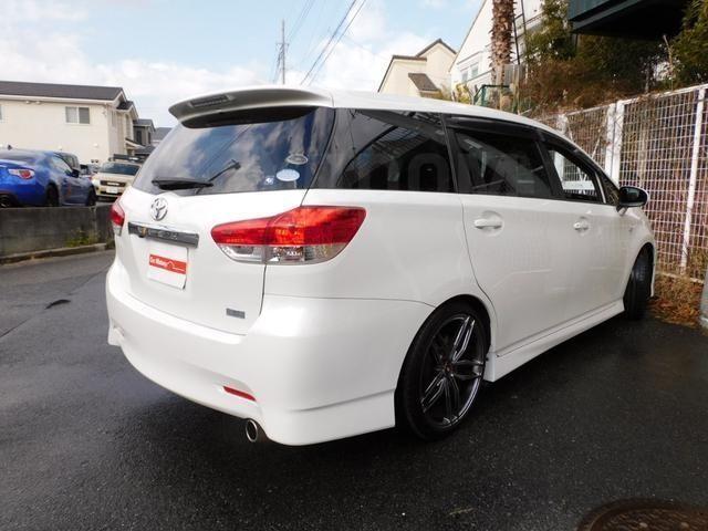 Toyota Wish II рестайлинг, 2017 год, 899 000 рублей, 10 фотография