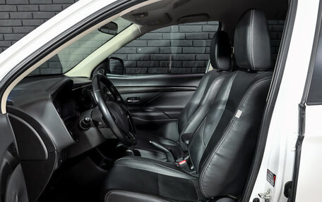 Mitsubishi Outlander III рестайлинг 3, 2016 год, 1 795 000 рублей, 9 фотография