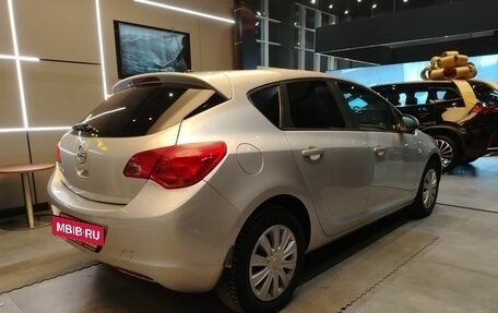 Opel Astra J, 2011 год, 729 000 рублей, 4 фотография