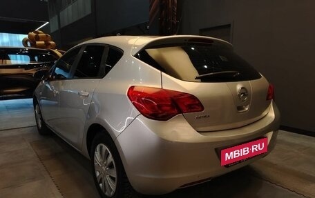 Opel Astra J, 2011 год, 729 000 рублей, 5 фотография