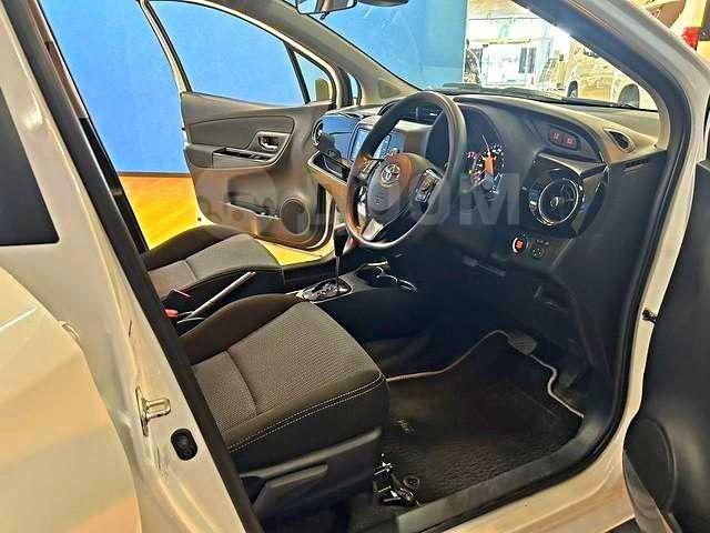 Toyota Vitz XP130 рестайлинг, 2019 год, 731 895 рублей, 15 фотография