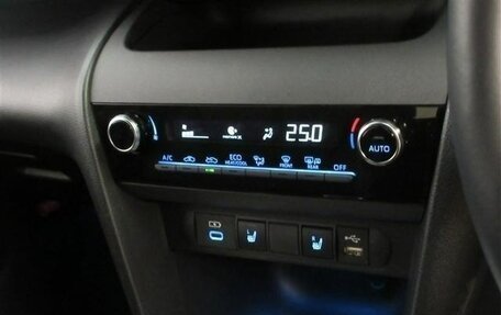 Toyota Yaris Cross, 2022 год, 1 541 000 рублей, 15 фотография