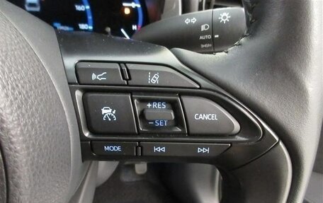 Toyota Yaris Cross, 2022 год, 1 541 000 рублей, 18 фотография