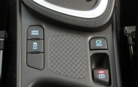 Toyota Yaris Cross, 2022 год, 1 541 000 рублей, 11 фотография