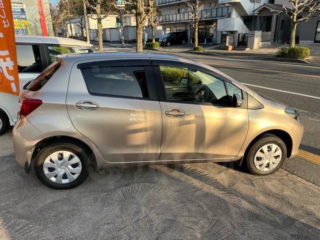 Toyota Vitz XP130 рестайлинг, 2019 год, 669 159 рублей, 7 фотография